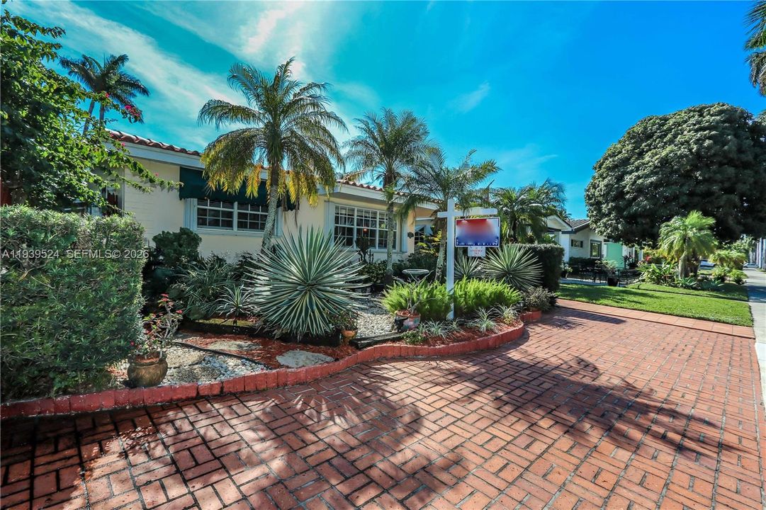 На продажу: $664,000 (3 спален, 2 ванн, 1736 Квадратных фут)