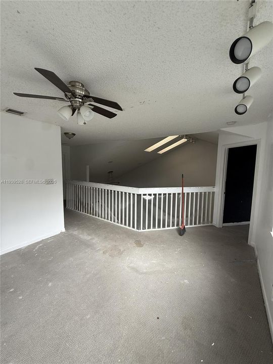 На продажу: $369,000 (3 спален, 2 ванн, 1784 Квадратных фут)