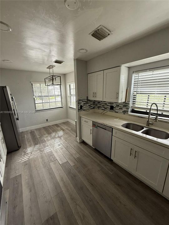 На продажу: $369,000 (3 спален, 2 ванн, 1784 Квадратных фут)