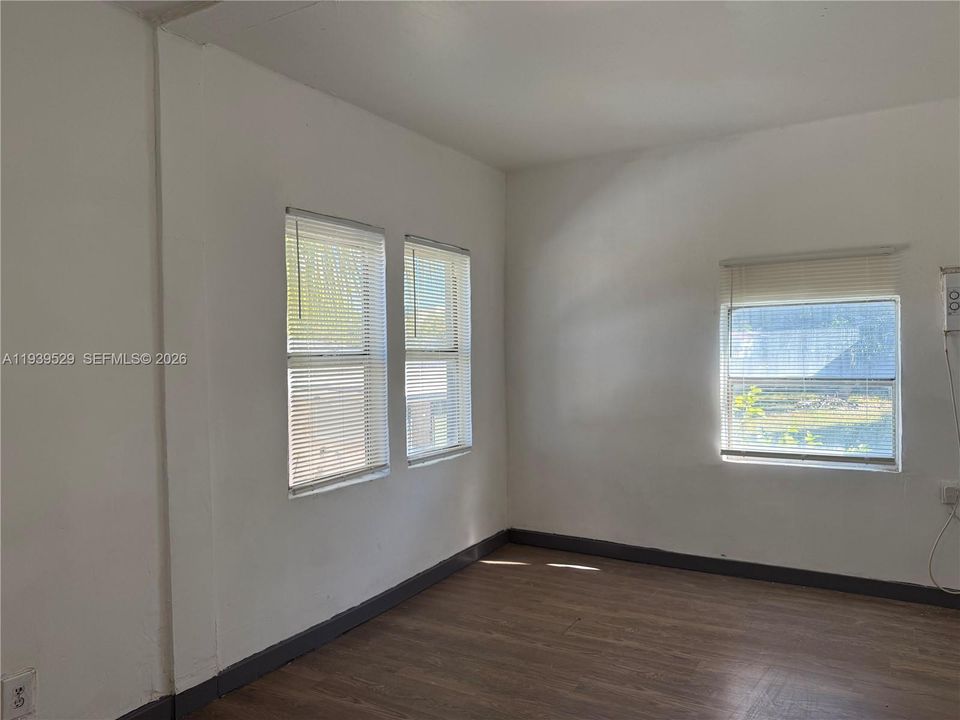 En Renta: $2,400 (2 camas, 2 baños, 900 Pies cuadrados)