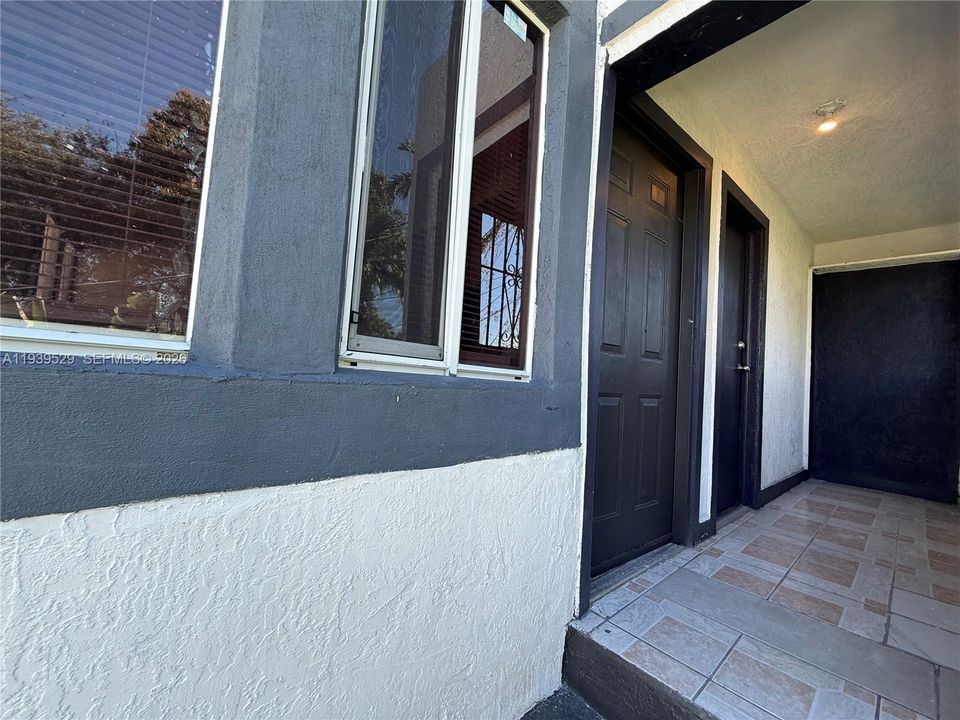 En Renta: $2,400 (2 camas, 2 baños, 900 Pies cuadrados)