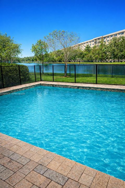 В аренду: $5,000 (4 спален, 2 ванн, 2524 Квадратных фут)