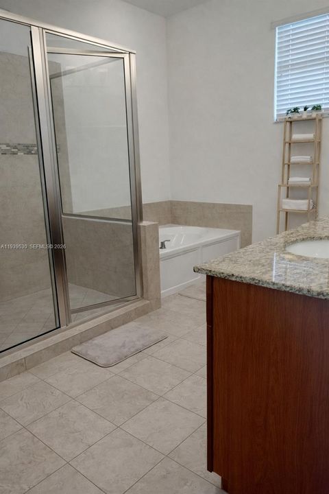 В аренду: $5,000 (4 спален, 2 ванн, 2524 Квадратных фут)