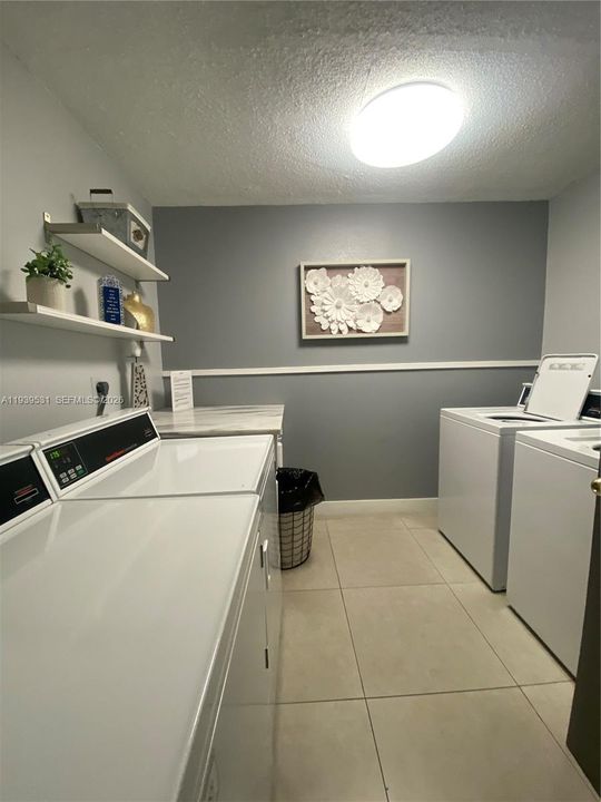 For Rent: $1,950 (1 beds, 1 baths, 690 Square Feet)