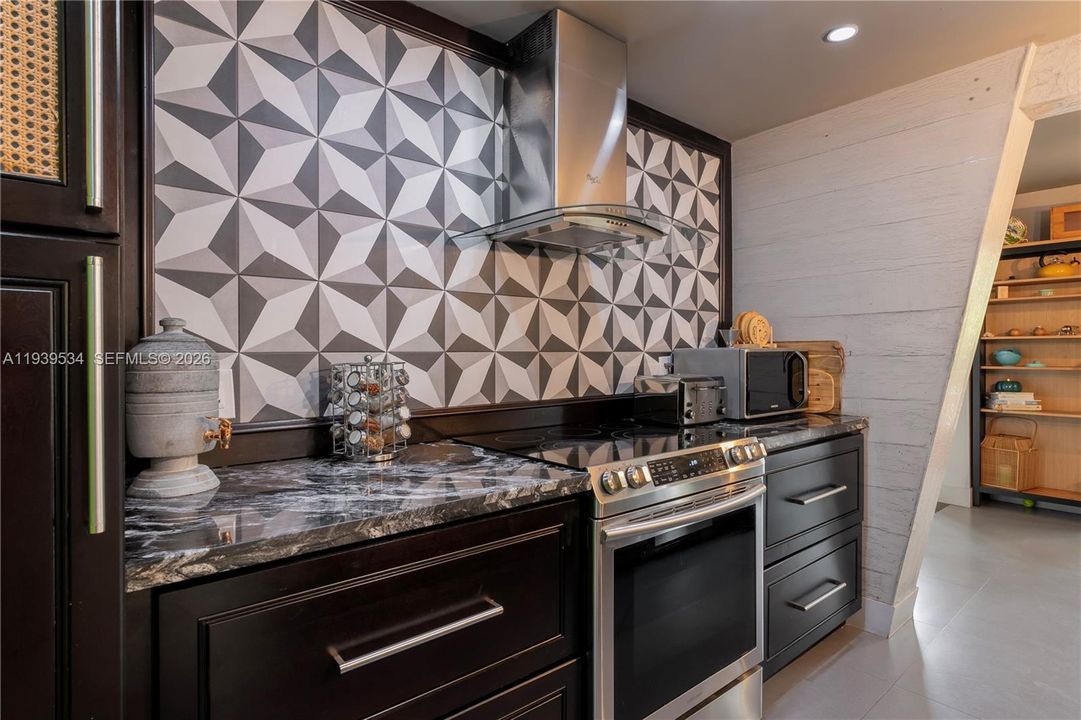 For Sale: $750,000 (3 beds, 2 baths, 1644 Square Feet)