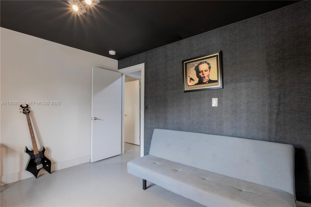 For Sale: $750,000 (3 beds, 2 baths, 1644 Square Feet)