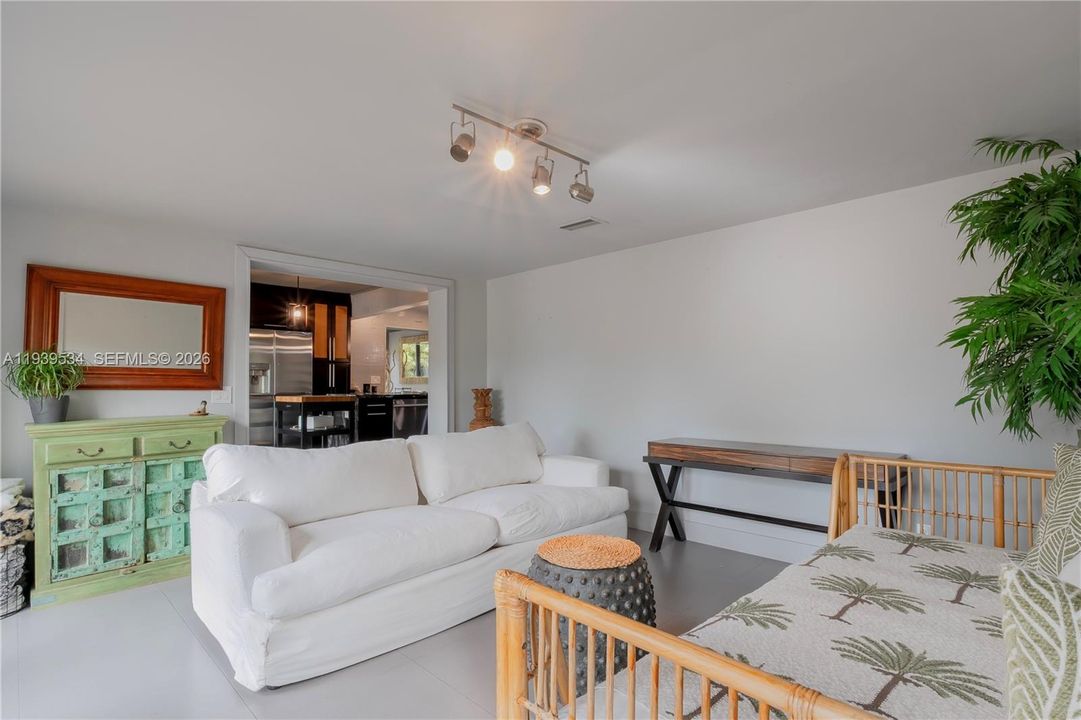 For Sale: $750,000 (3 beds, 2 baths, 1644 Square Feet)