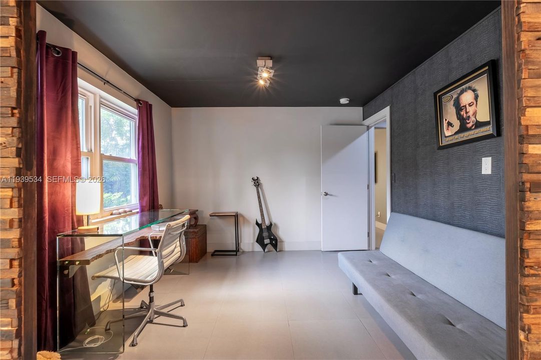 For Sale: $750,000 (3 beds, 2 baths, 1644 Square Feet)