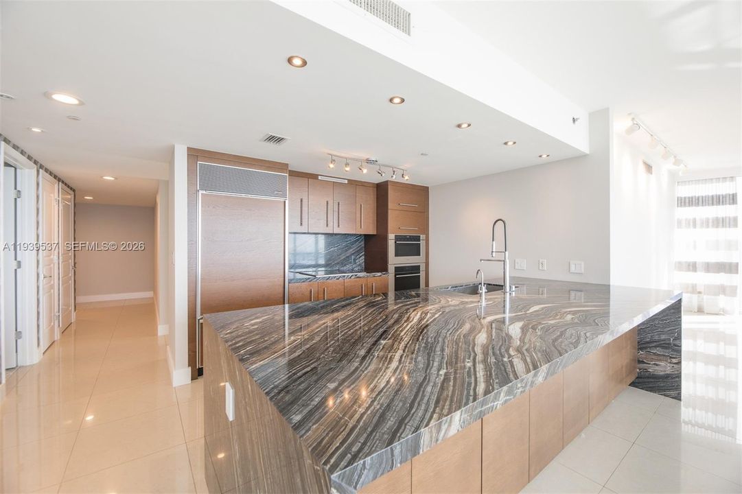 For Rent: $6,000 (3 beds, 2 baths, 1825 Square Feet)