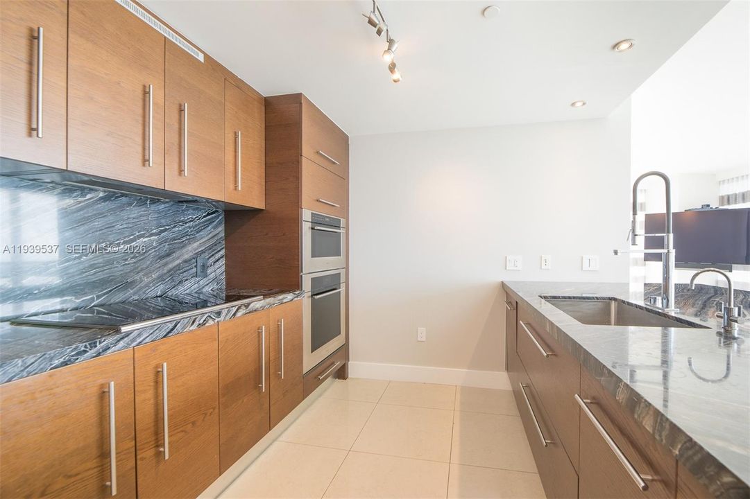 For Rent: $6,000 (3 beds, 2 baths, 1825 Square Feet)