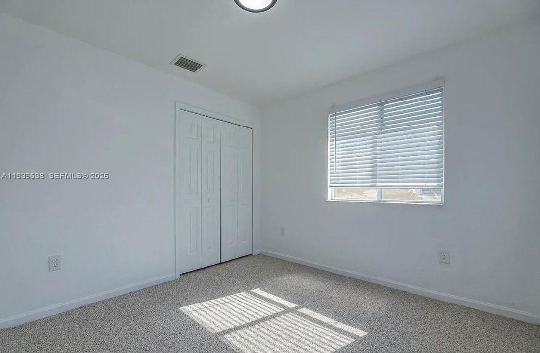 出租: $2,300 (3 贝兹, 3 浴室, 1423 平方英尺)