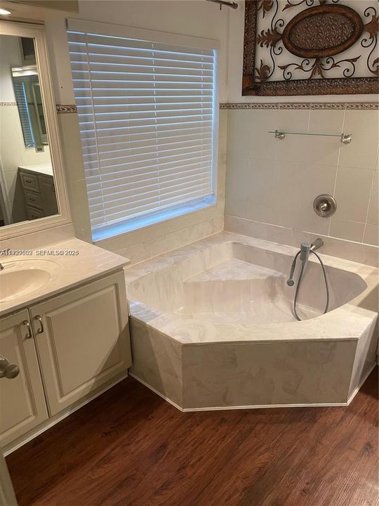 В аренду: $5,400 (4 спален, 2 ванн, 2339 Квадратных фут)