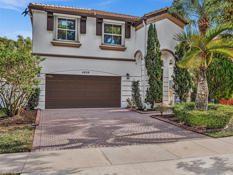 待售: $765,000 (4 贝兹, 3 浴室, 2391 平方英尺)