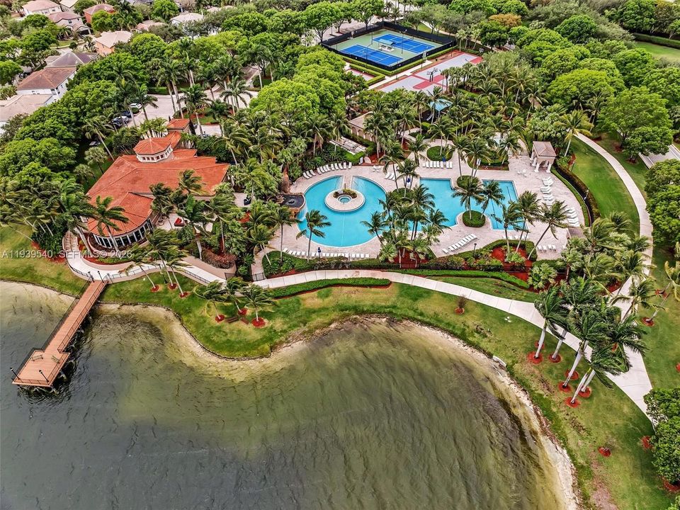 待售: $765,000 (4 贝兹, 3 浴室, 2391 平方英尺)