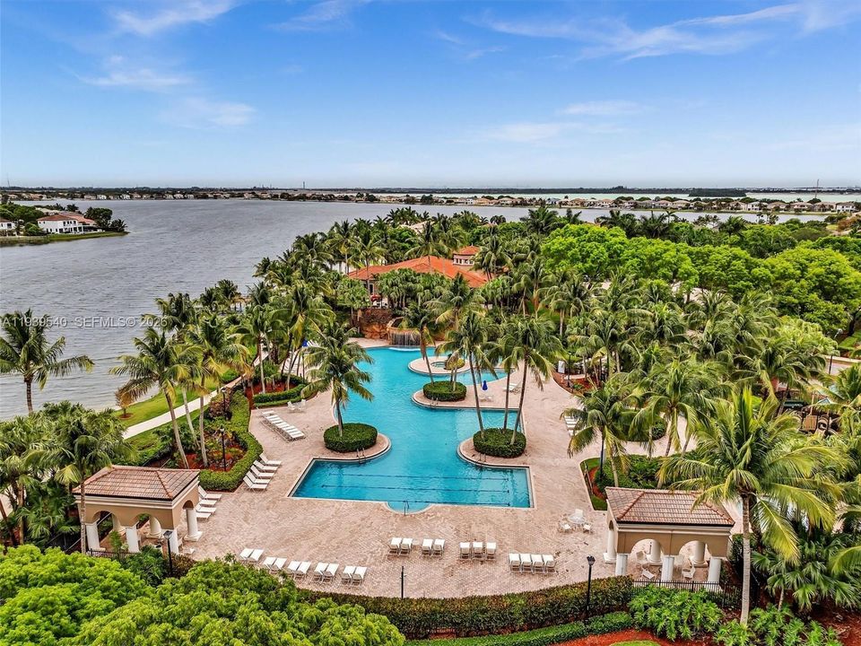 待售: $765,000 (4 贝兹, 3 浴室, 2391 平方英尺)