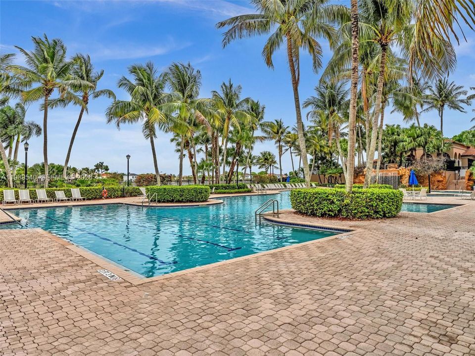 待售: $765,000 (4 贝兹, 3 浴室, 2391 平方英尺)