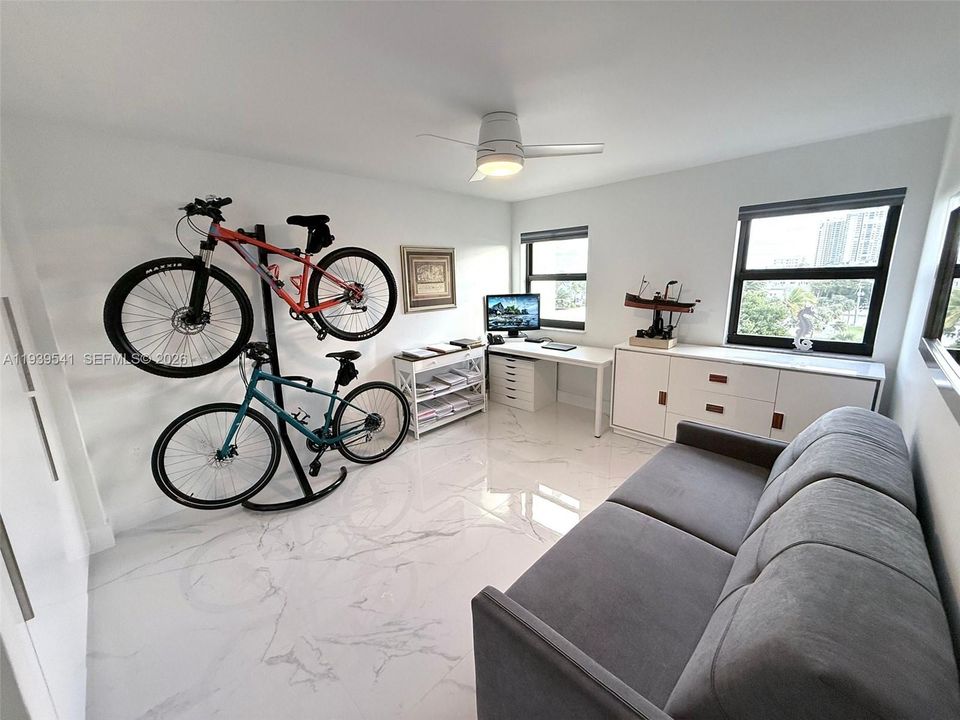 For Sale: $1,100,000 (3 beds, 2 baths, 1990 Square Feet)