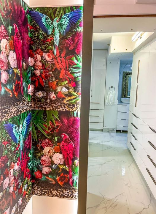 For Sale: $1,100,000 (3 beds, 2 baths, 1990 Square Feet)