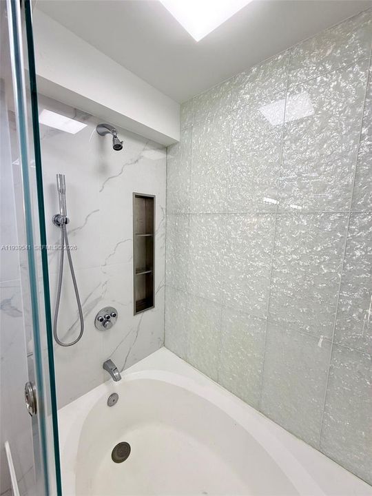 For Sale: $1,100,000 (3 beds, 2 baths, 1990 Square Feet)