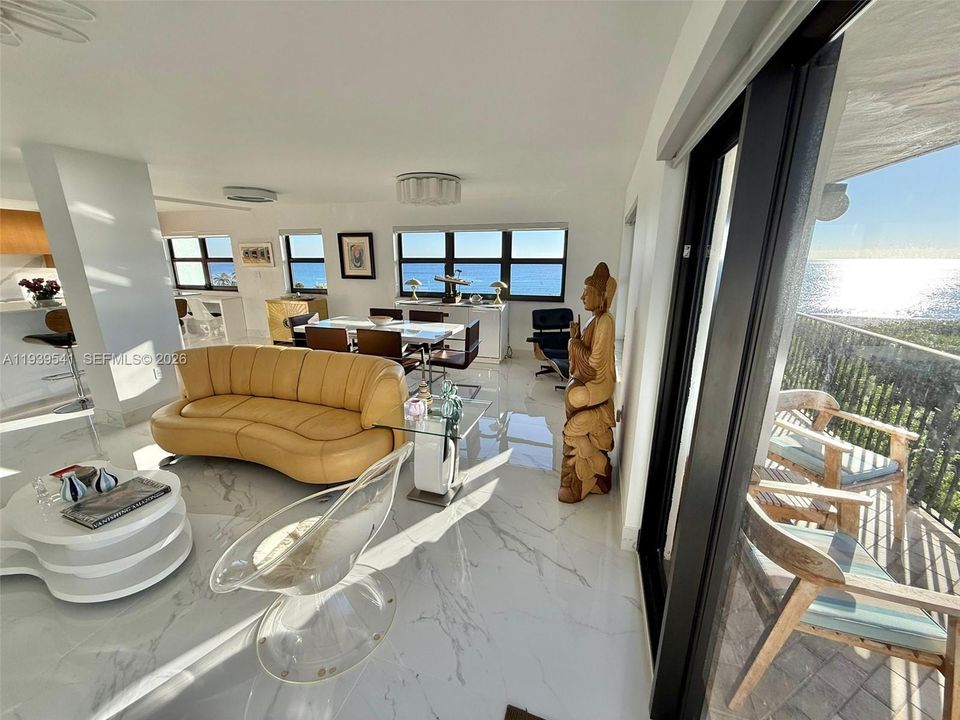 For Sale: $1,100,000 (3 beds, 2 baths, 1990 Square Feet)