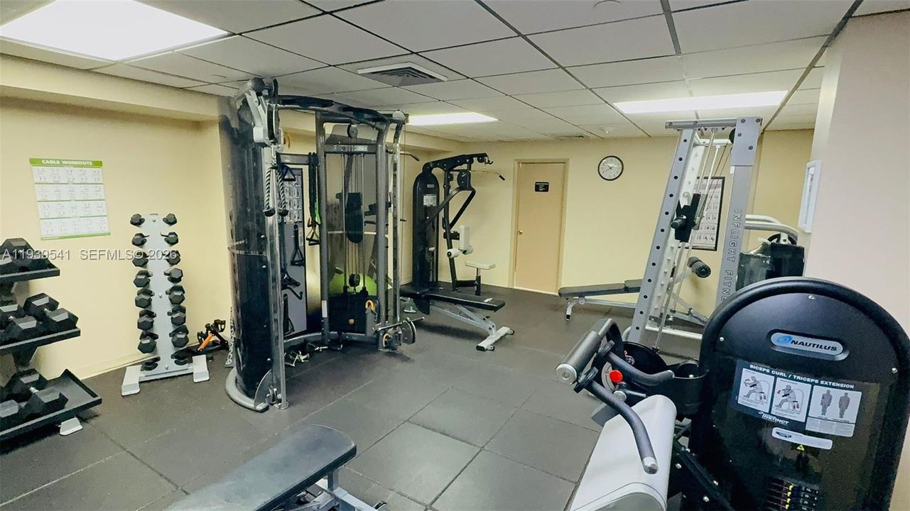 For Sale: $1,100,000 (3 beds, 2 baths, 1990 Square Feet)