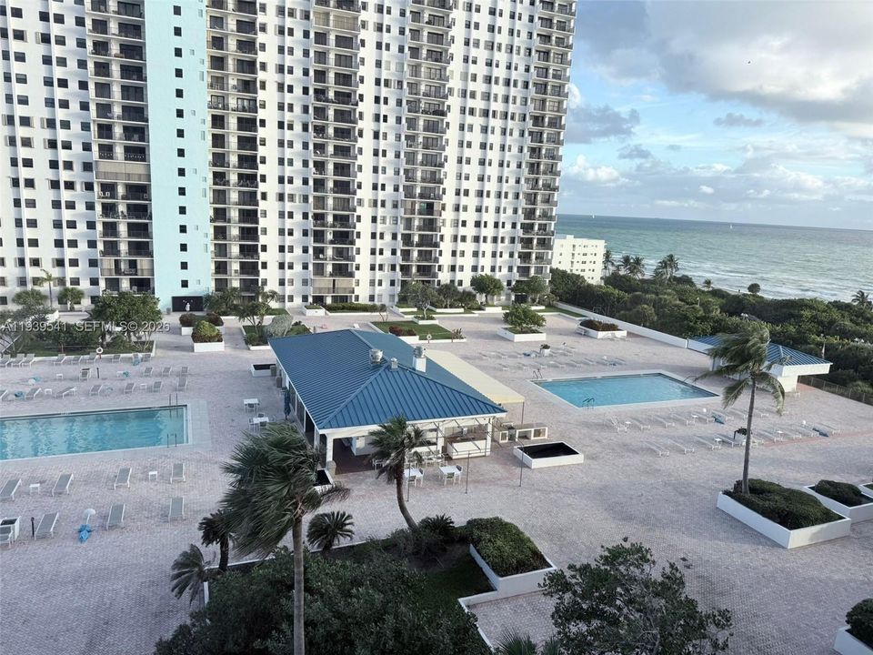 For Sale: $1,100,000 (3 beds, 2 baths, 1990 Square Feet)