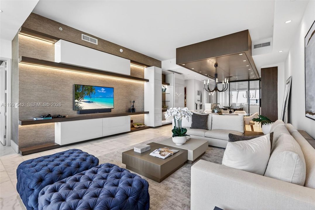 For Sale: $5,750,000 (3 beds, 3 baths, 2532 Square Feet)