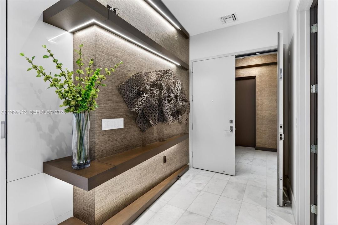 For Sale: $5,750,000 (3 beds, 3 baths, 2532 Square Feet)