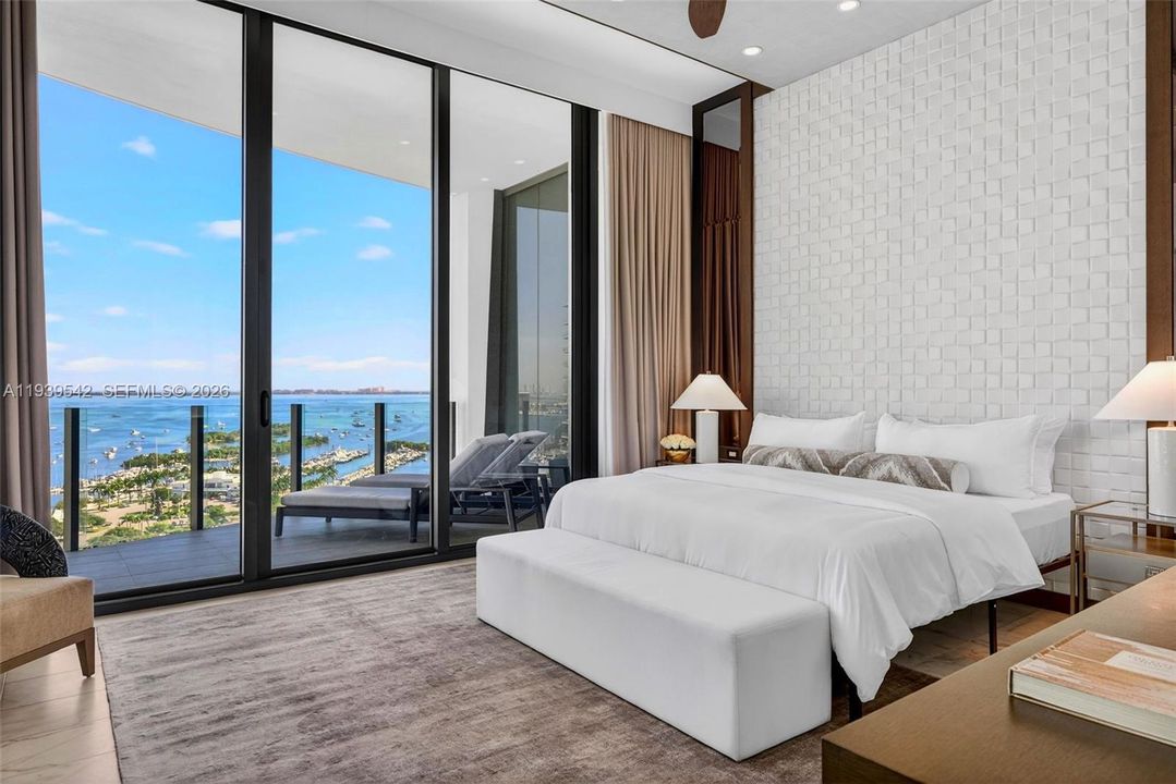 For Sale: $5,750,000 (3 beds, 3 baths, 2532 Square Feet)