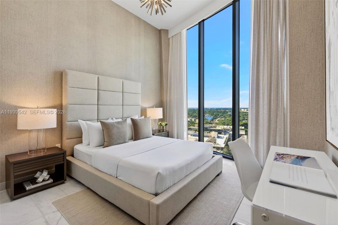 For Sale: $5,750,000 (3 beds, 3 baths, 2532 Square Feet)