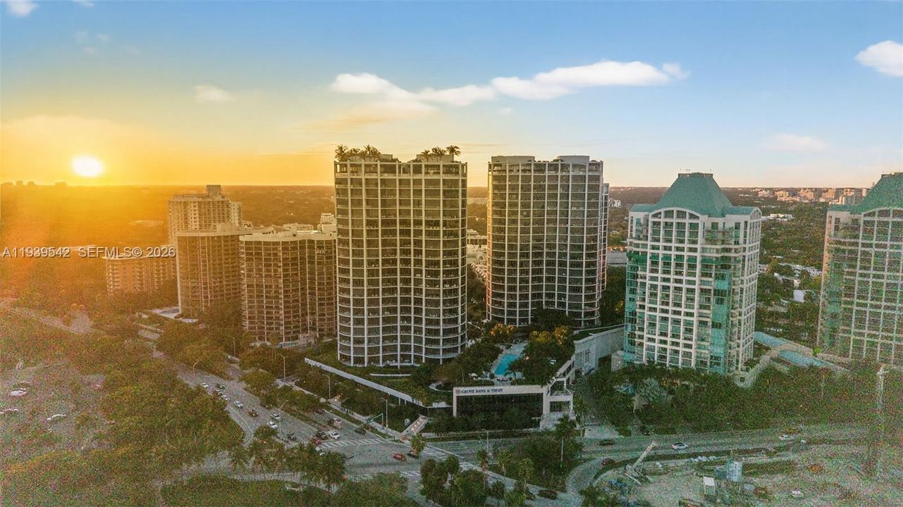 For Sale: $5,750,000 (3 beds, 3 baths, 2532 Square Feet)