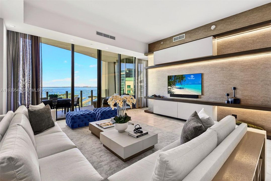 For Sale: $5,750,000 (3 beds, 3 baths, 2532 Square Feet)