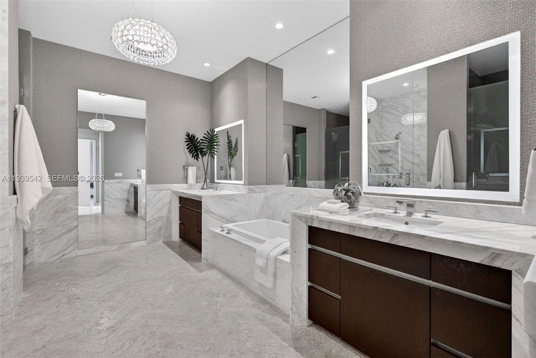 For Sale: $5,750,000 (3 beds, 3 baths, 2532 Square Feet)