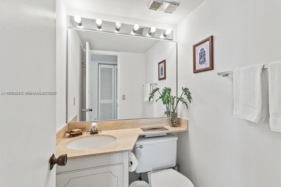 En Venta: $380,000 (1 camas, 2 baños, 955 Pies cuadrados)