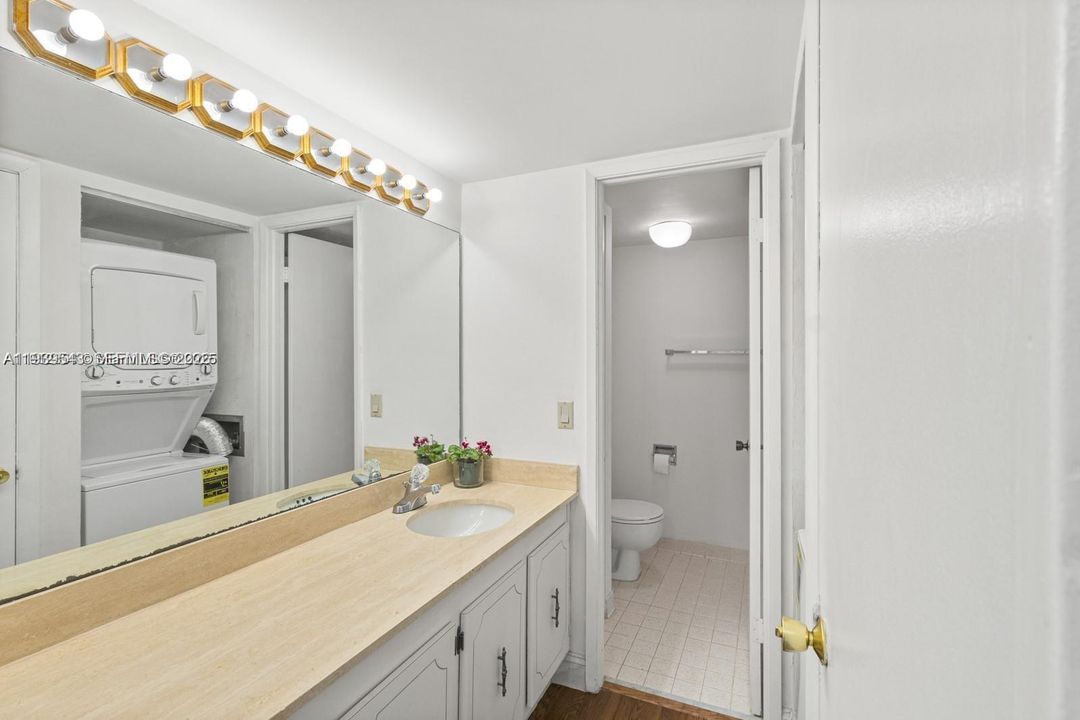 En Venta: $380,000 (1 camas, 2 baños, 955 Pies cuadrados)