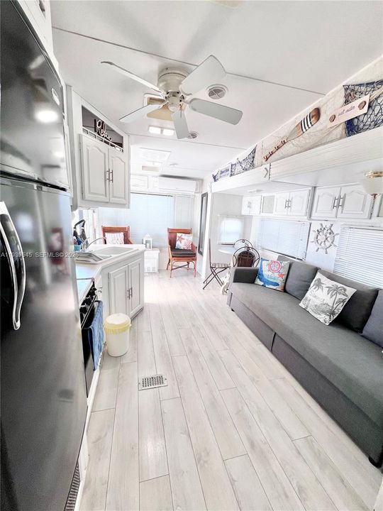 出租: $1,800 (1 贝兹, 1 浴室, 0 平方英尺)