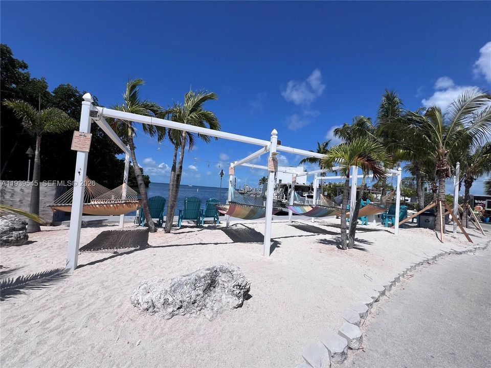 出租: $1,800 (1 贝兹, 1 浴室, 0 平方英尺)