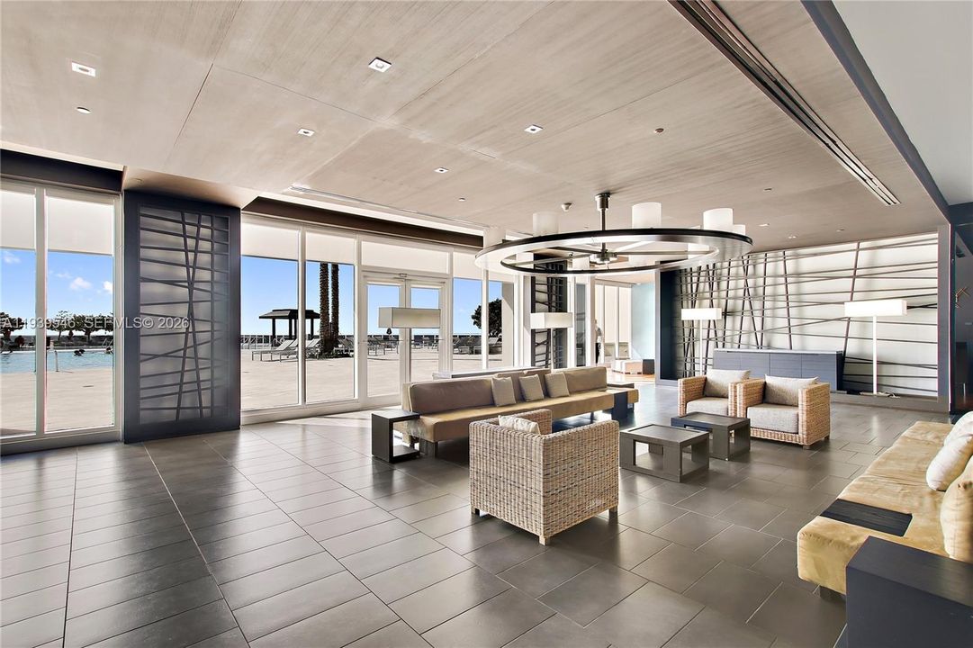 En Venta: $950,000 (3 camas, 3 baños, 1571 Pies cuadrados)