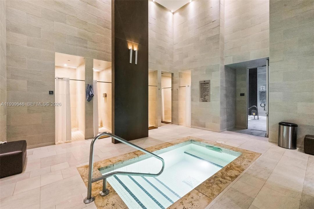 En Venta: $950,000 (3 camas, 3 baños, 1571 Pies cuadrados)