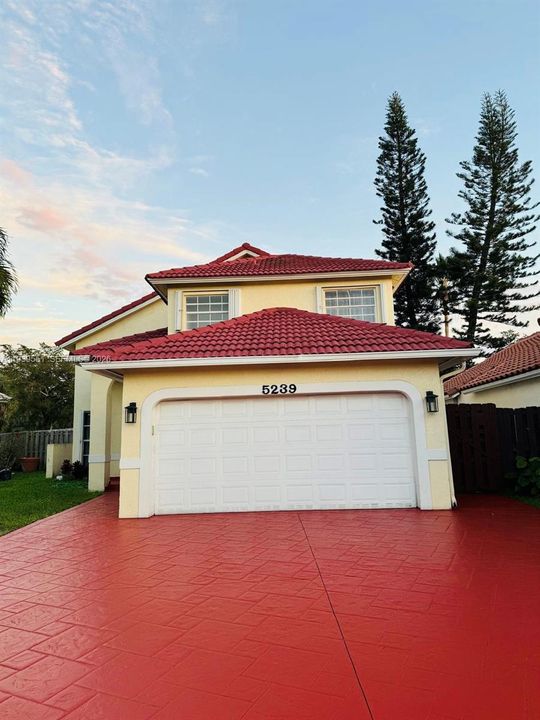 En Renta: $4,300 (4 camas, 2 baños, 2004 Pies cuadrados)