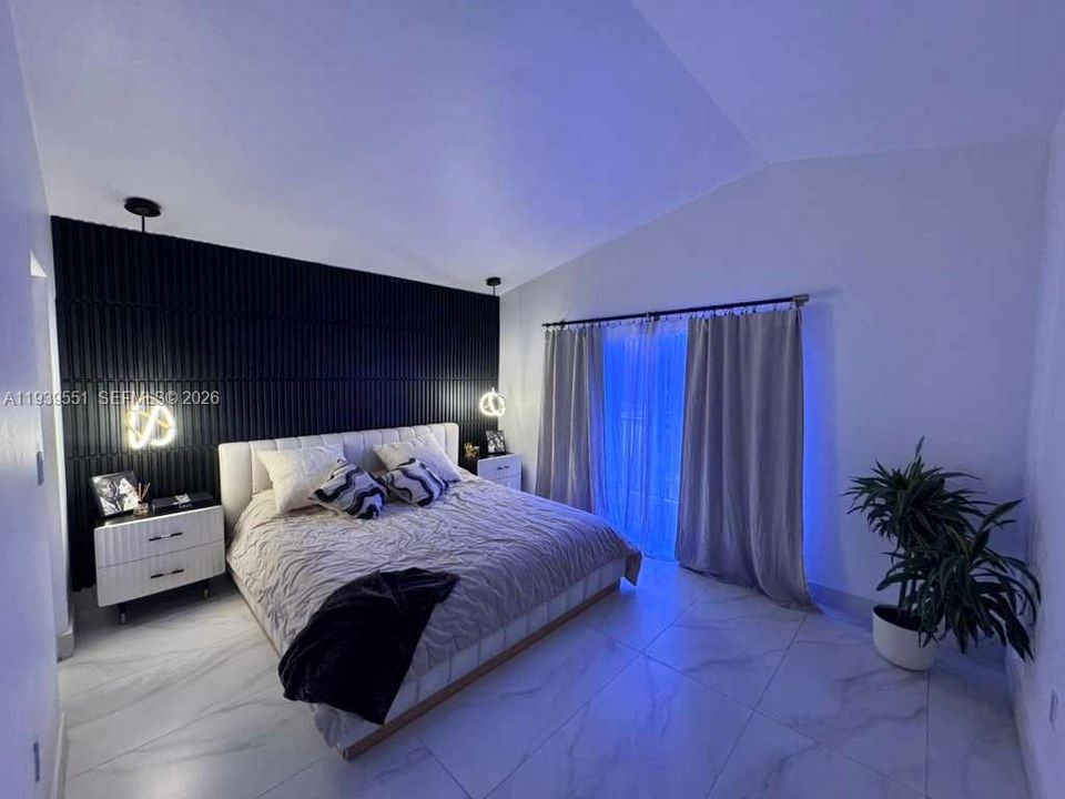 En Renta: $4,300 (4 camas, 2 baños, 2004 Pies cuadrados)