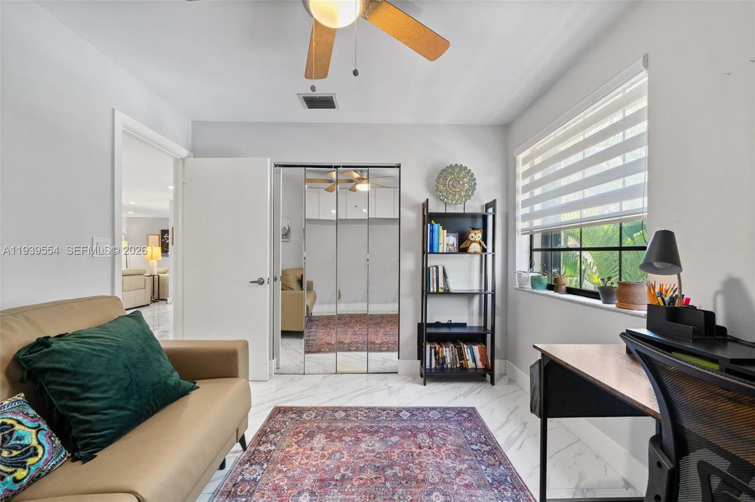 For Sale: $335,000 (2 beds, 2 baths, 1143 Square Feet)