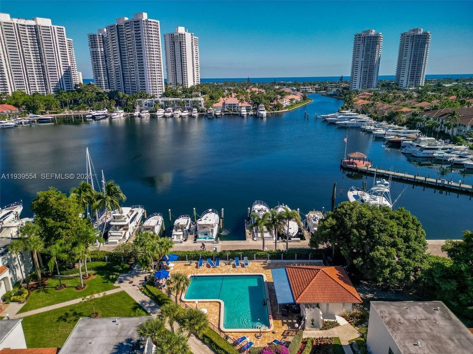 For Sale: $335,000 (2 beds, 2 baths, 1143 Square Feet)