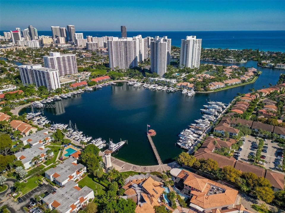 For Sale: $335,000 (2 beds, 2 baths, 1143 Square Feet)