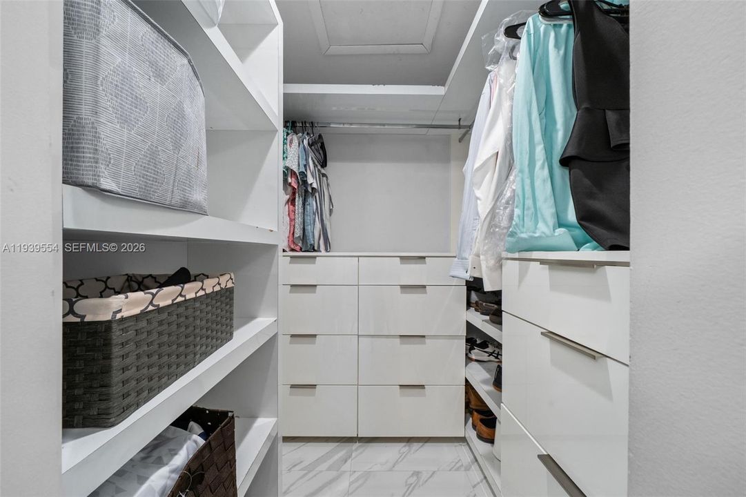 For Sale: $335,000 (2 beds, 2 baths, 1143 Square Feet)