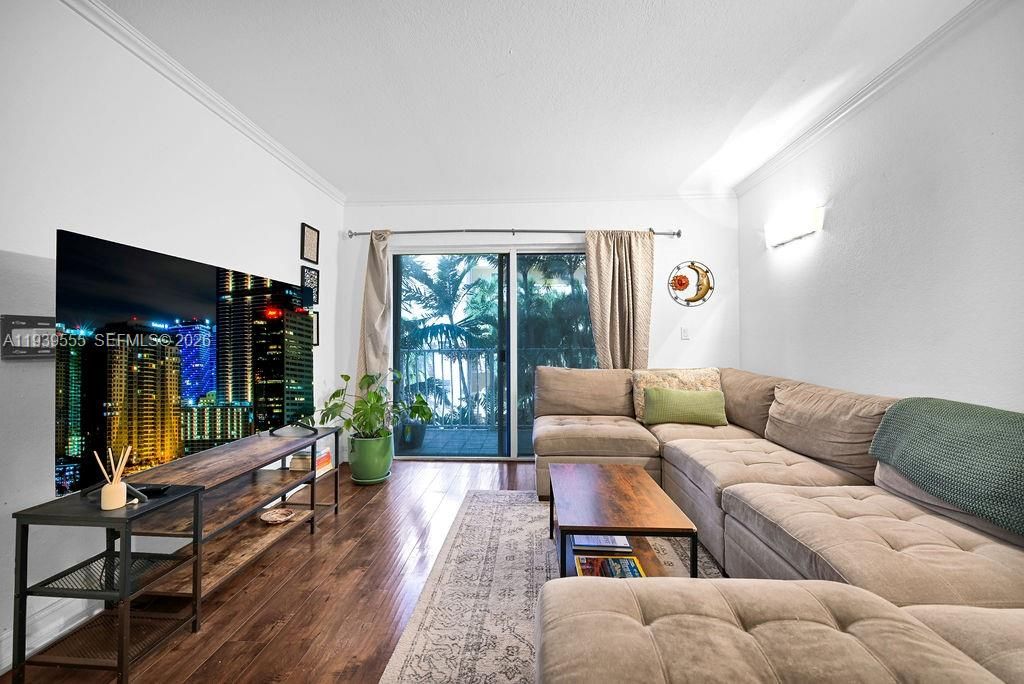 出租: $2,150 (1 贝兹, 1 浴室, 709 平方英尺)