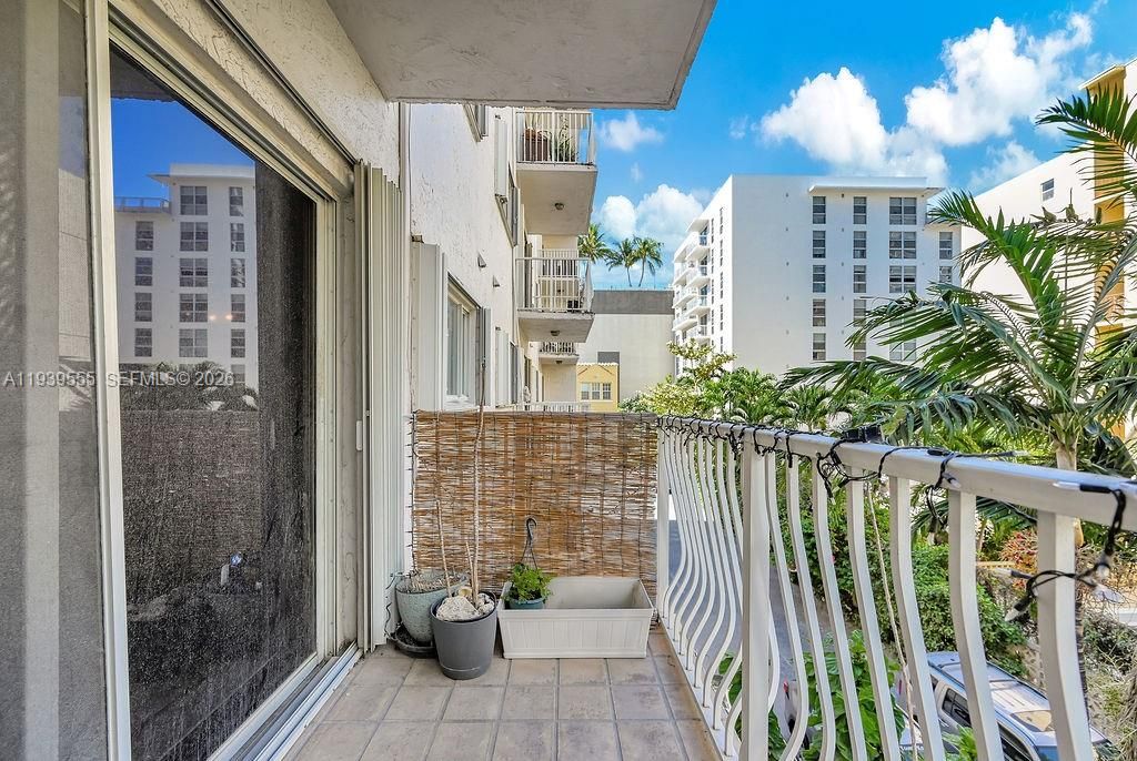 出租: $2,150 (1 贝兹, 1 浴室, 709 平方英尺)