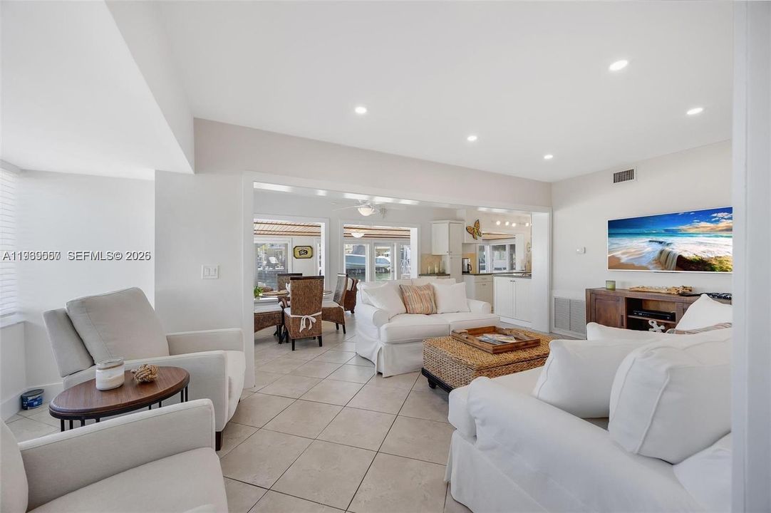 На продажу: $1,350,000 (3 спален, 2 ванн, 1841 Квадратных фут)