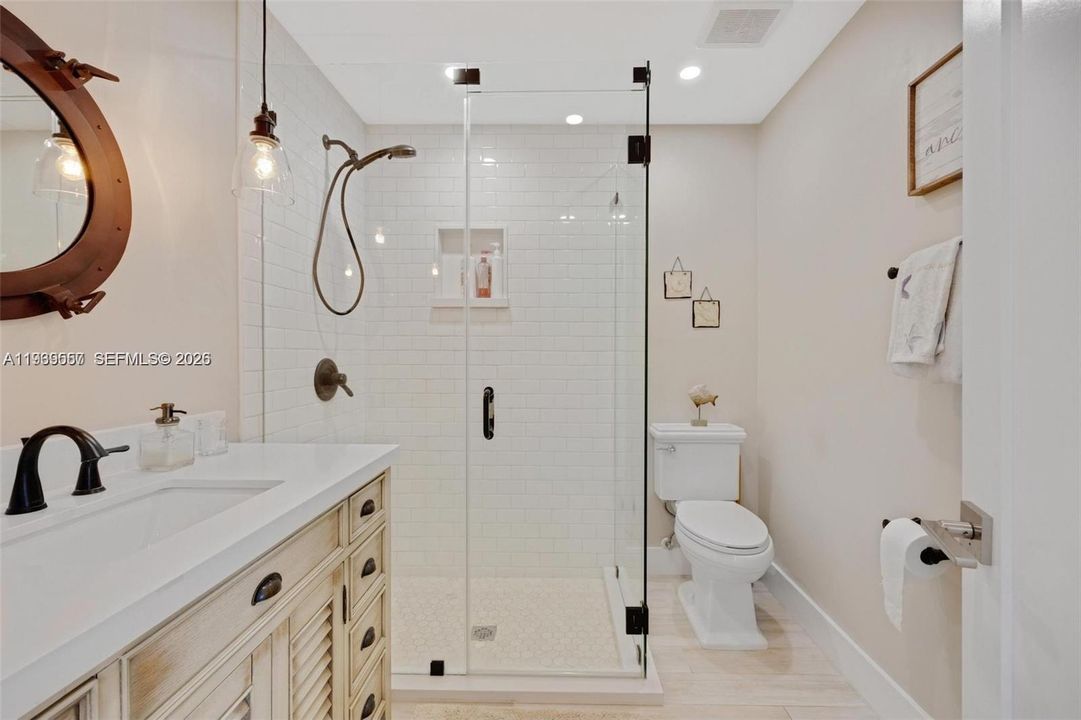 На продажу: $1,350,000 (3 спален, 2 ванн, 1841 Квадратных фут)