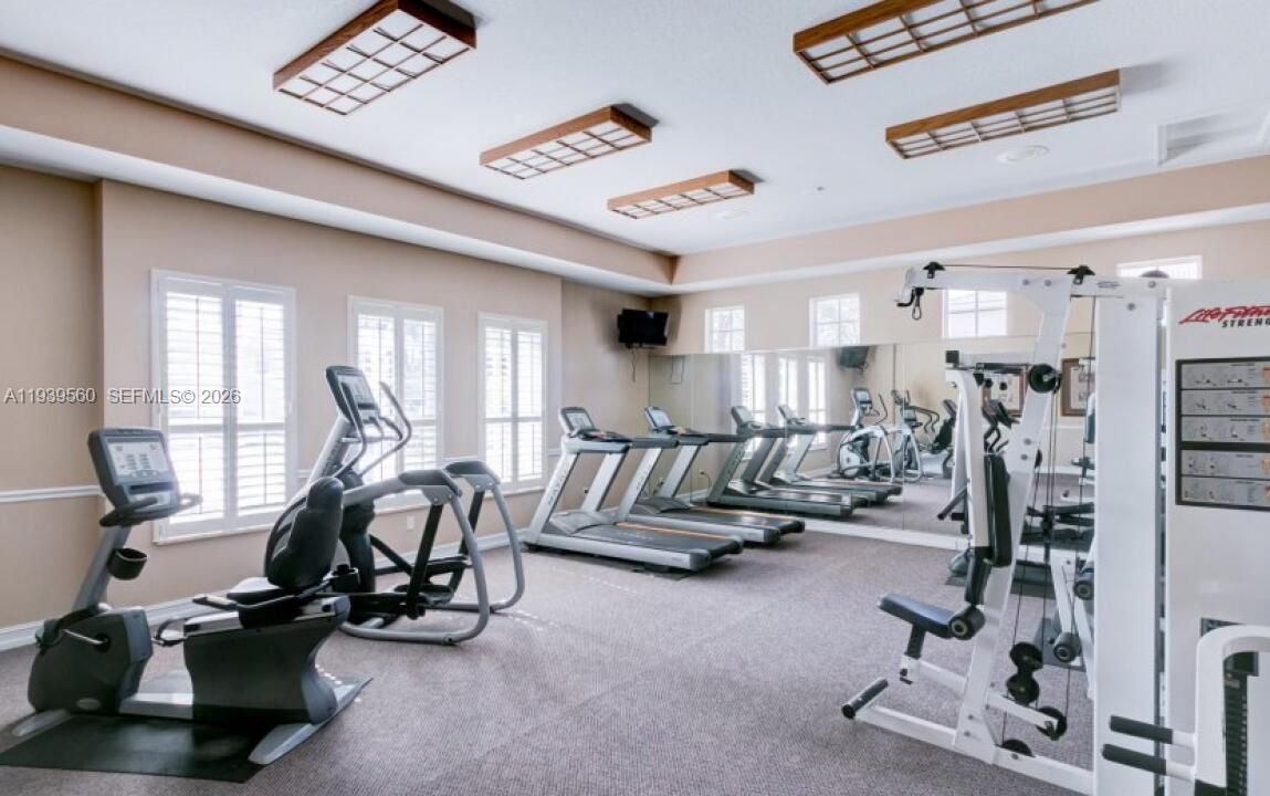 En Renta: $3,800 (4 camas, 2 baños, 2300 Pies cuadrados)